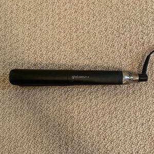 GHD Straightener